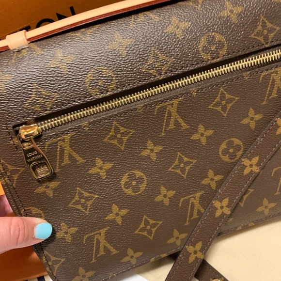 NWT Louis Vuitton Pochette Métis Monogram - Picture 9 of 11